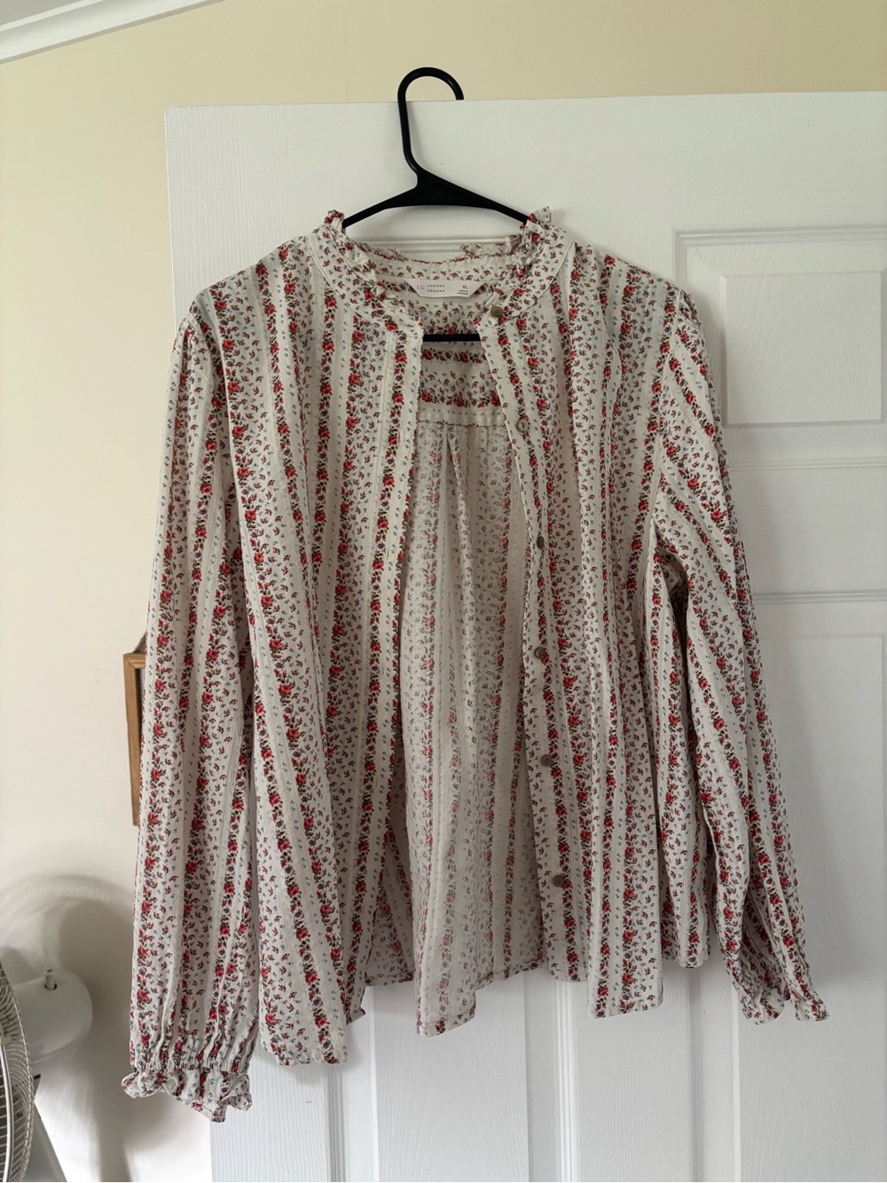 Women’s Cream Floral Long-Sleeve Ruffle Neck Blouse